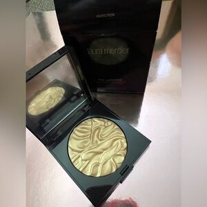 Laura Mercier face illuminator ADDICTION BRAND NEW WITH THE BOX